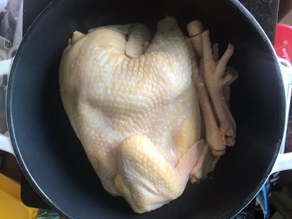 Cách làm gà hấp xôi gấc chuẩn ngon đúng vị với nồi chiên hơi nước OLIVO SF16 PRO